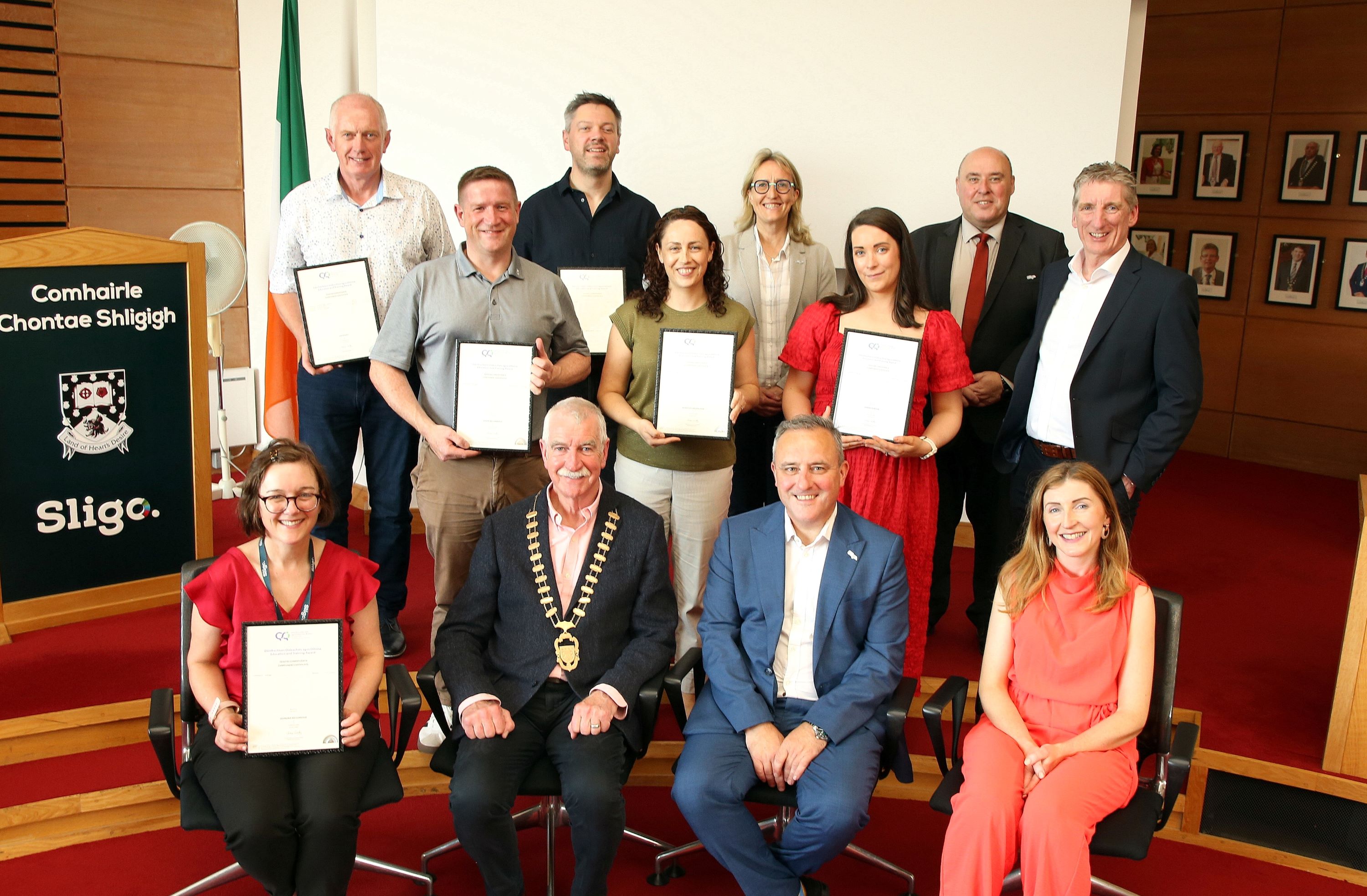 Ceiliúrann Comhairle Chontae Shligigh Éachtaí Foirne i bhFoghlaim na Gaeilge
